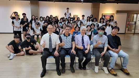 美術班膠彩營開幕廣獲好評